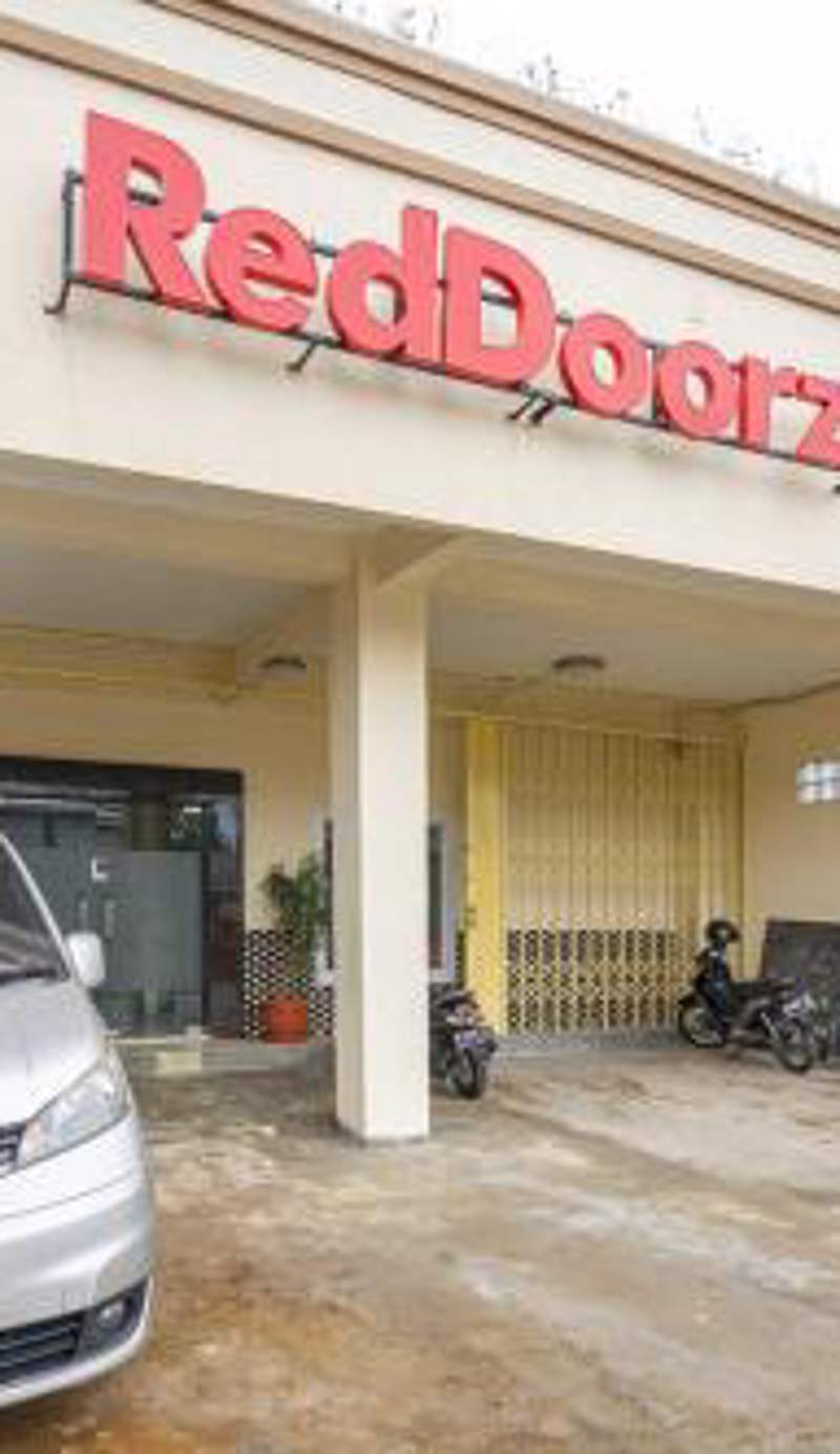 RedDoorz Syariah near Exit Toll Ciawi