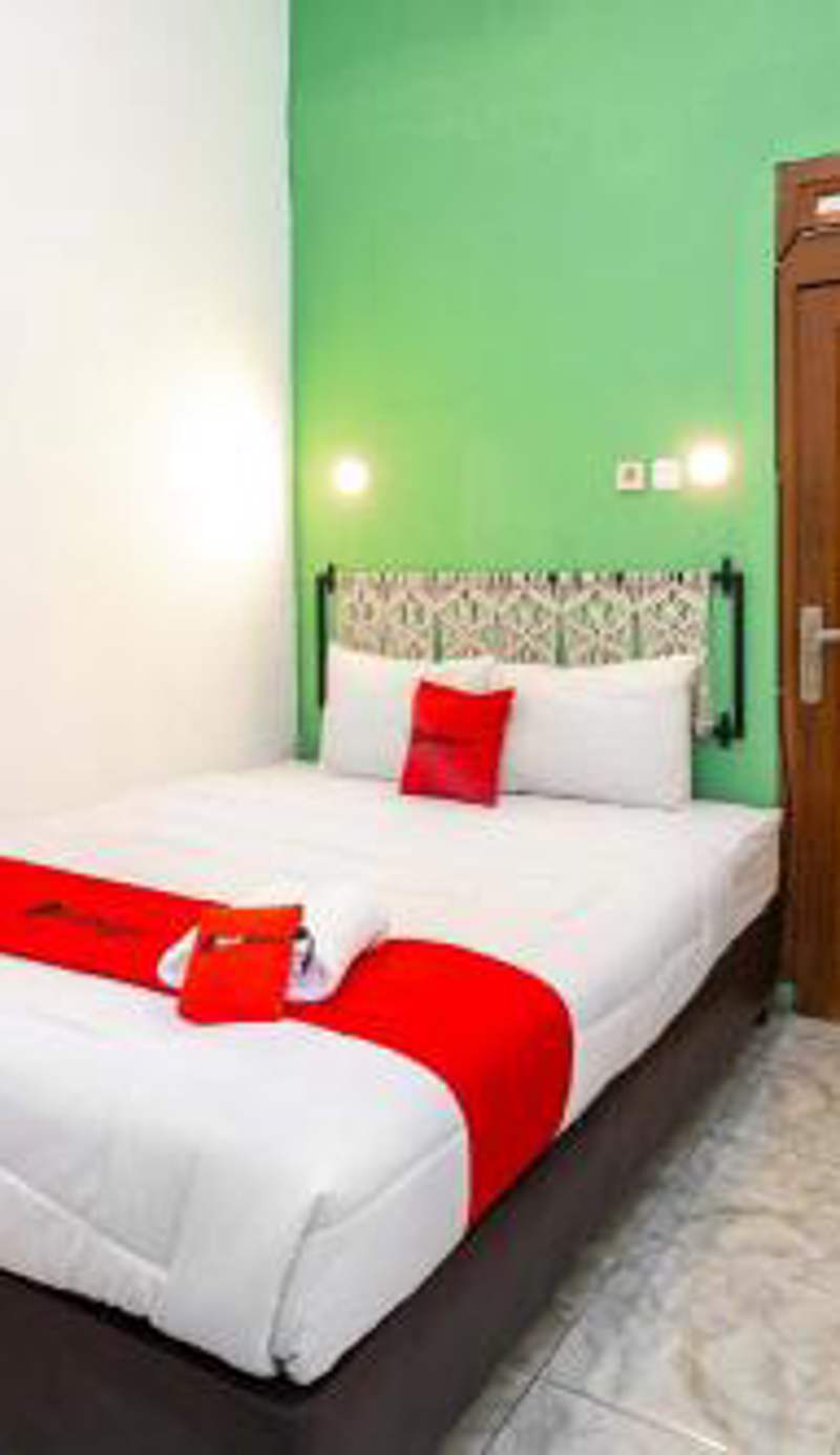 RedDoorz near Exit Toll Tanah Baru Bogor