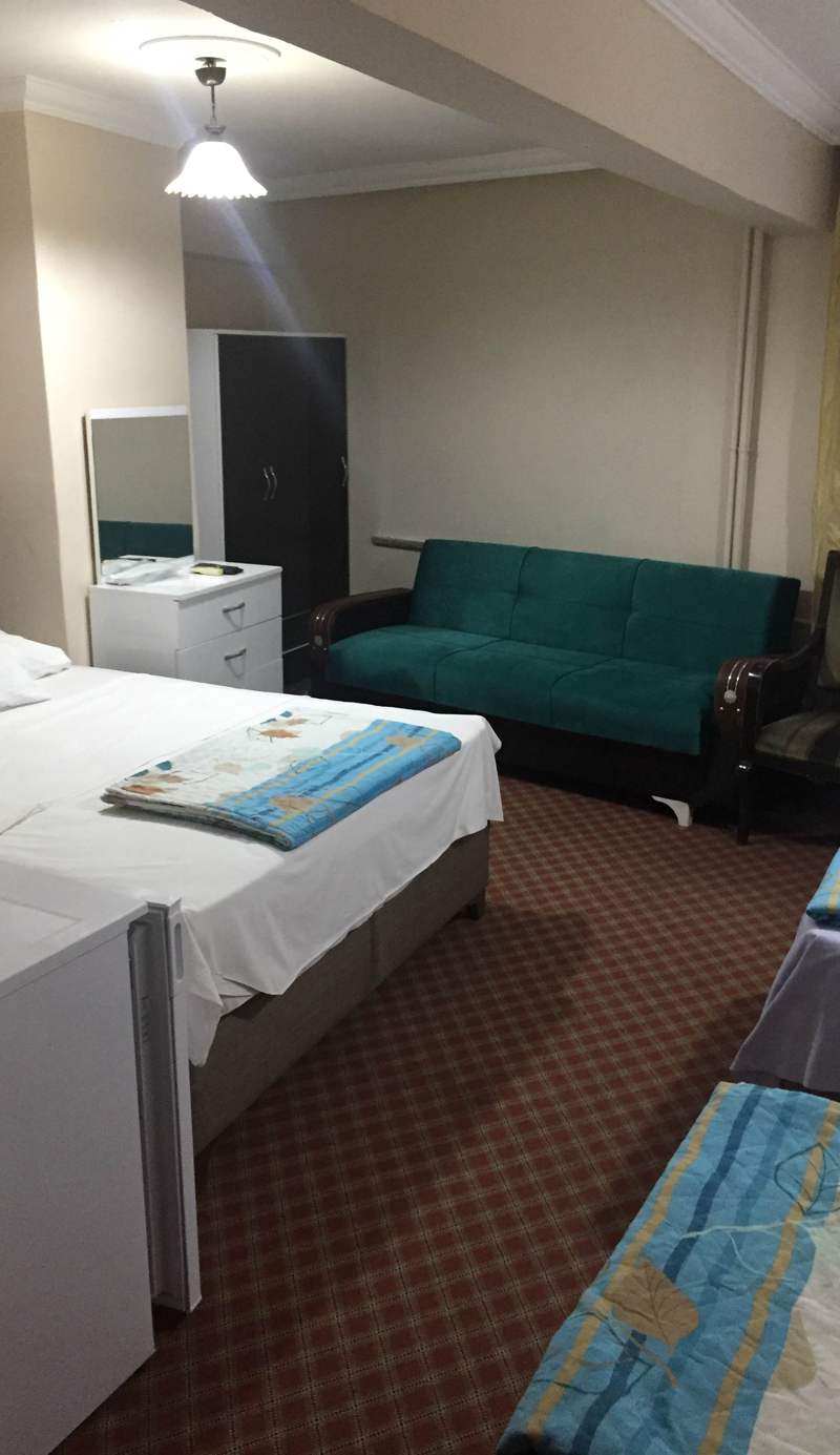 Paris Hotel & Hostel