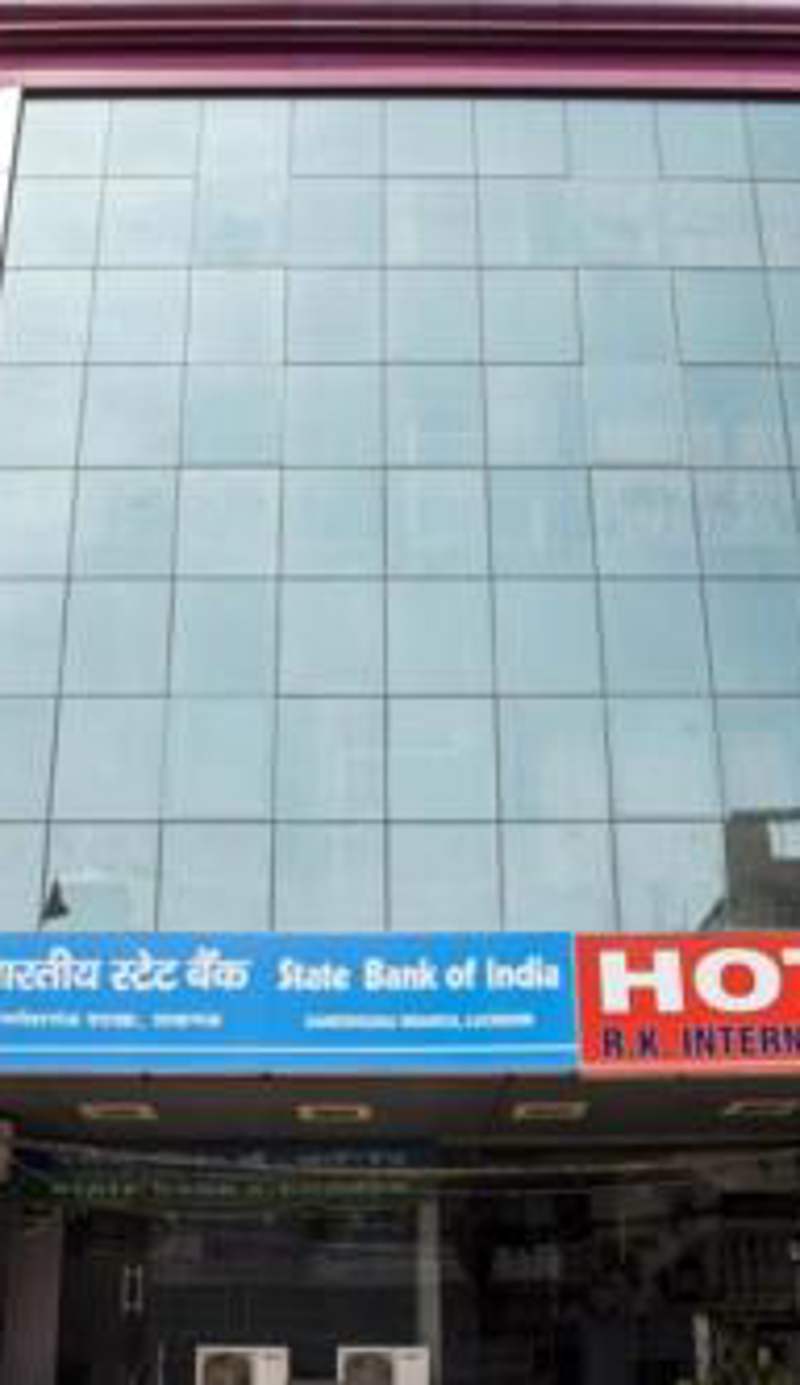 RROOMS R K International - Near Charbagh Station