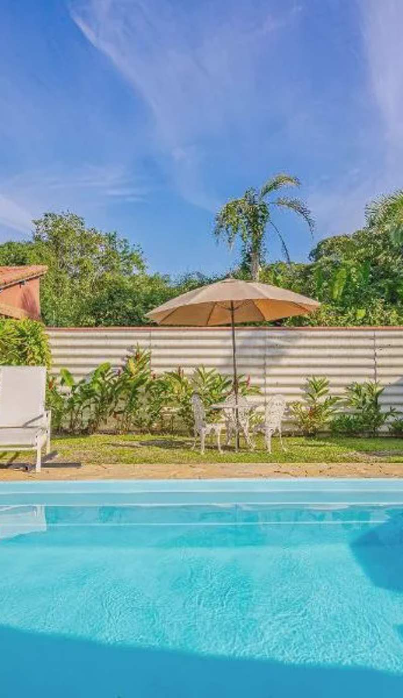 Piscina e 3 dorm a 150 m de Camburizinho