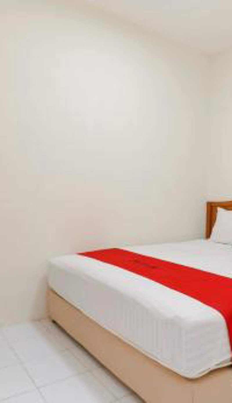 RedDoorz Plus near Ciputra World Kuningan 2