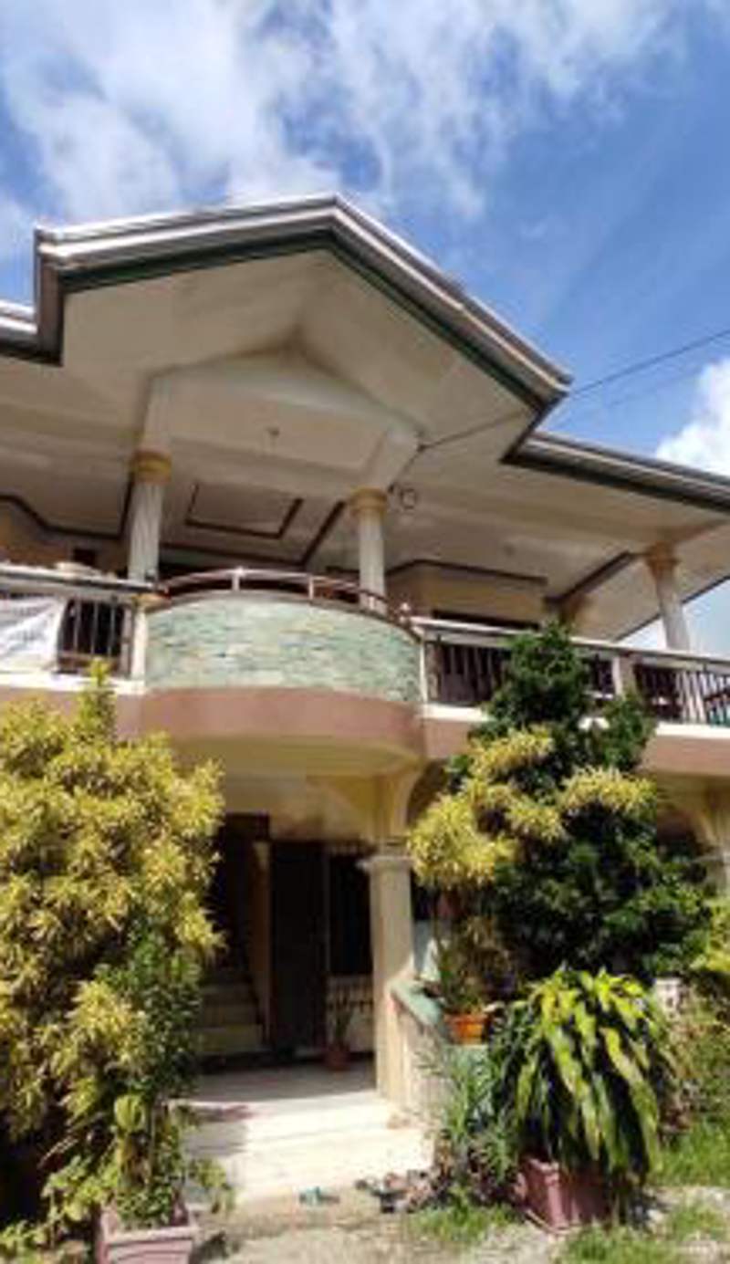 Riverside at Aninuan Accommodation and Food