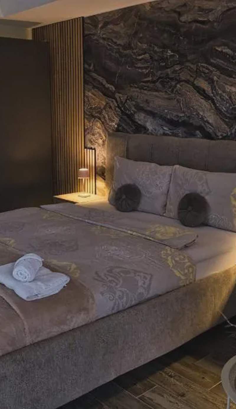 Lux room 5 & ljubljana