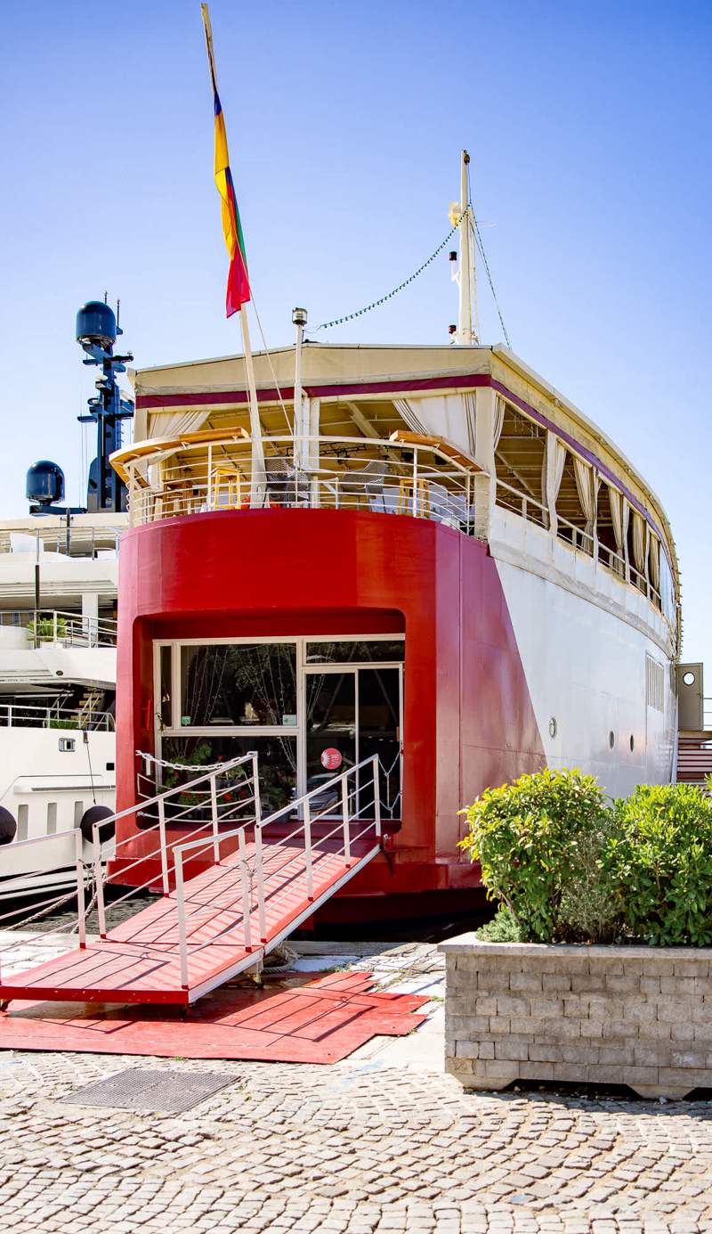 Botel Marina
