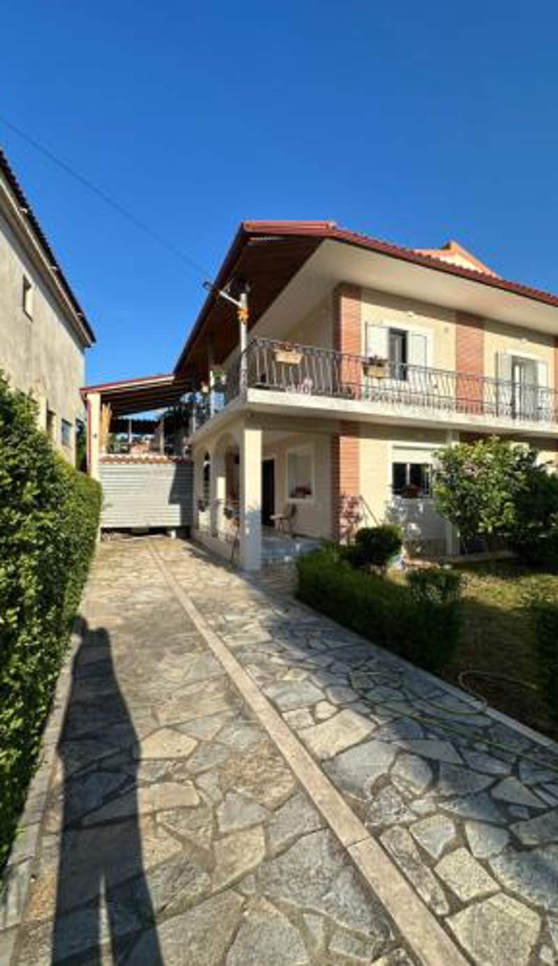 Agron Apartament
