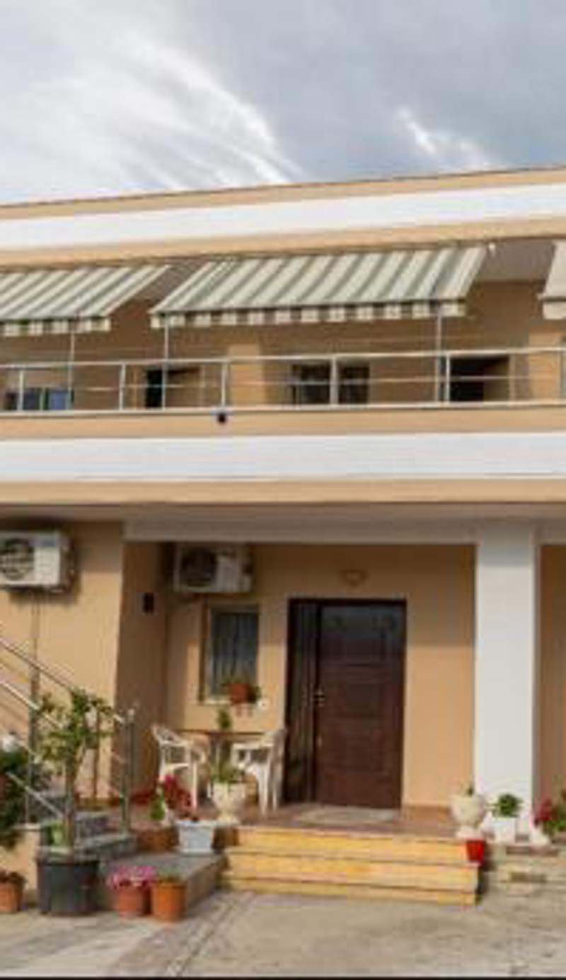 Villa B&E 2