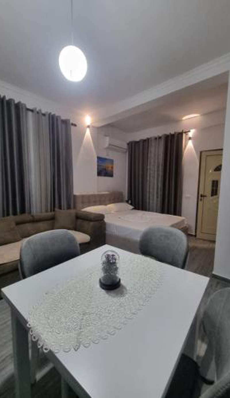 Vila megi-Rent Room