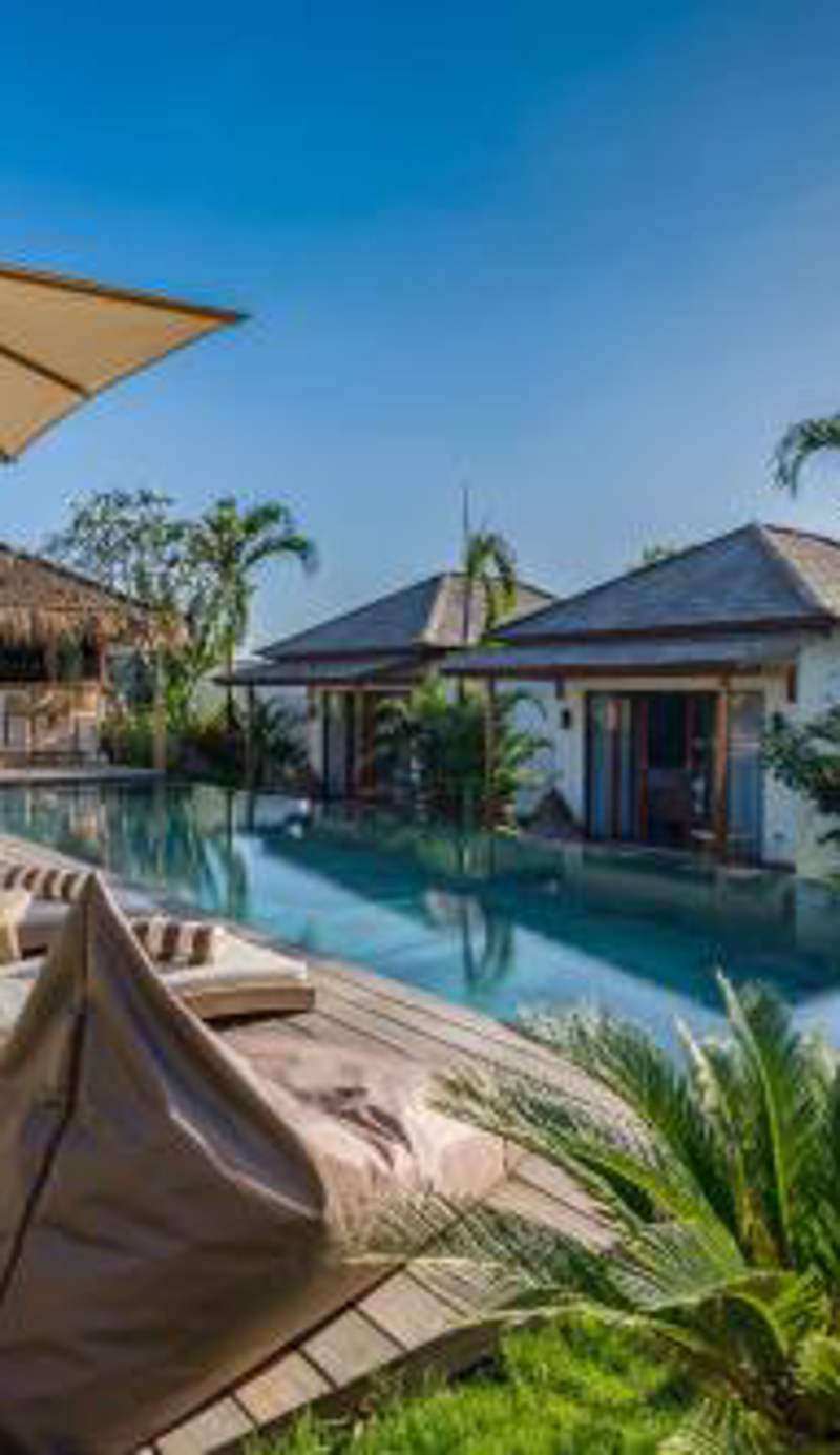 EHOA NYANYI BEACH Boutique Hotel - In front of entrance to NUANU