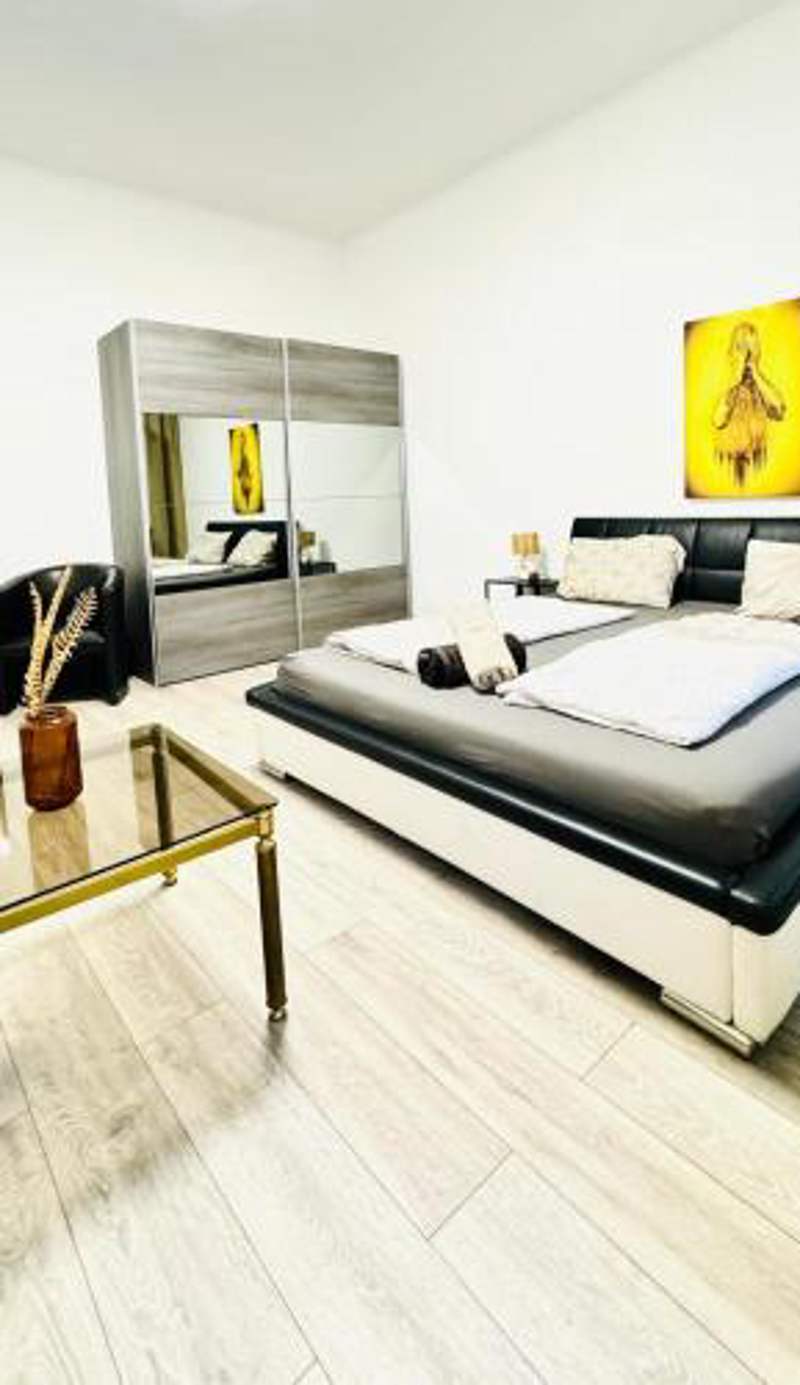 Cozy Private Rooms in 3BR Apartment Near FAC Platz