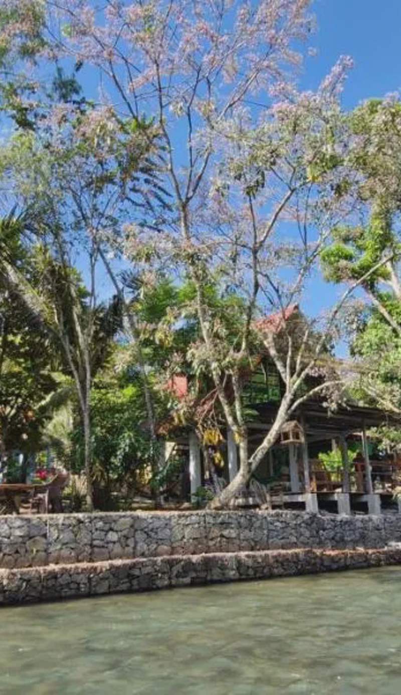 Yaxlik River Lodge