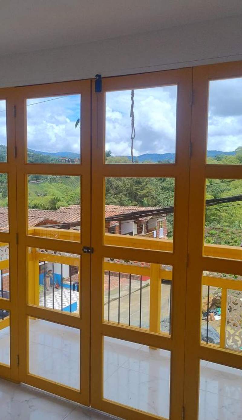 1Cálido y Amarillo