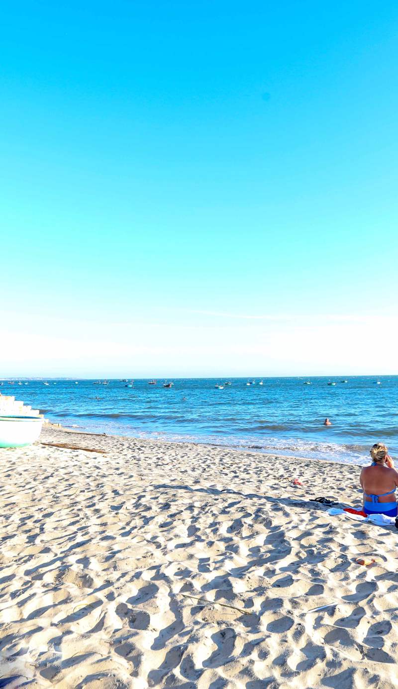 EVA HUT Mui Ne Beach Hostel