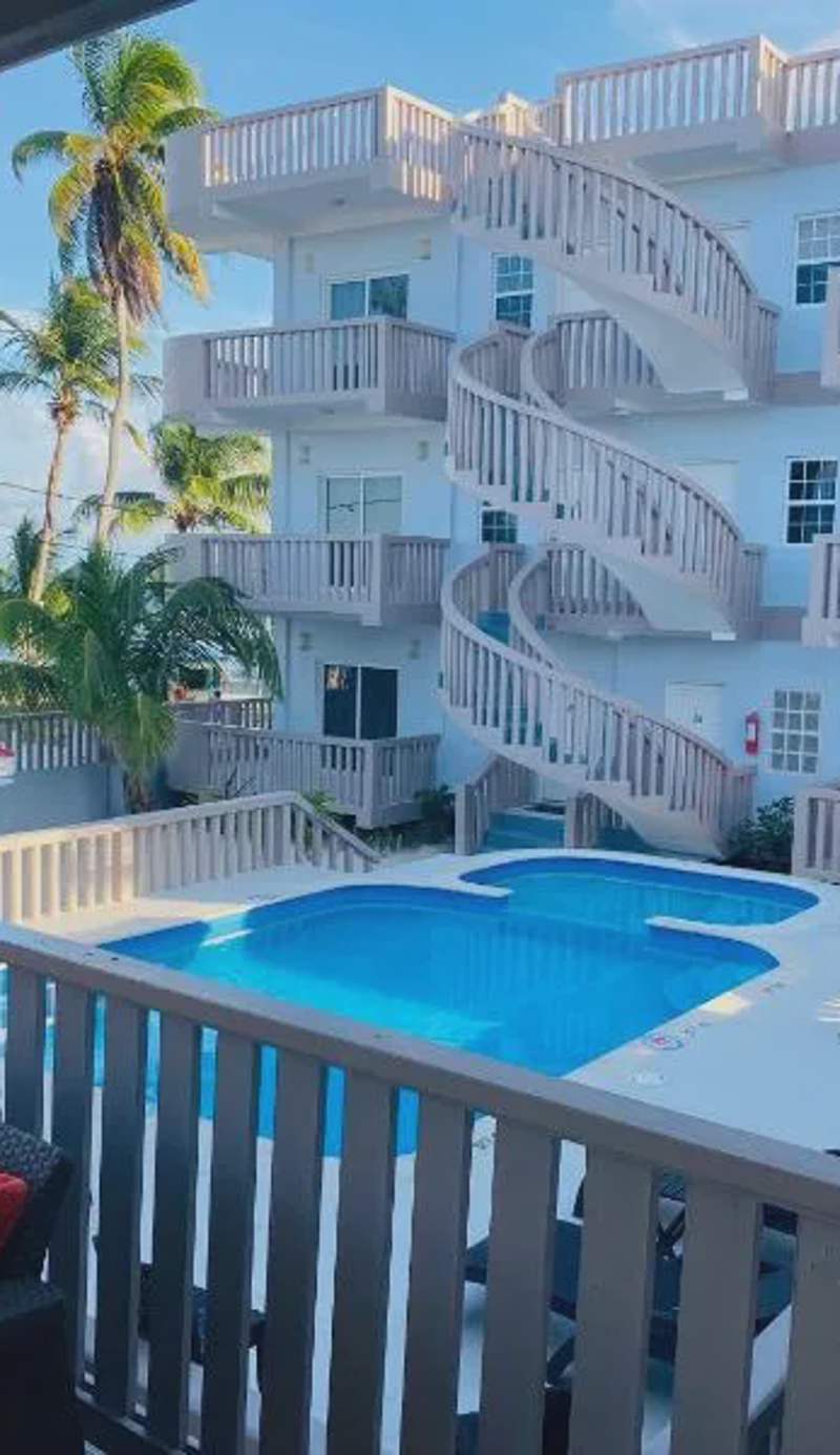 La Isla Resort