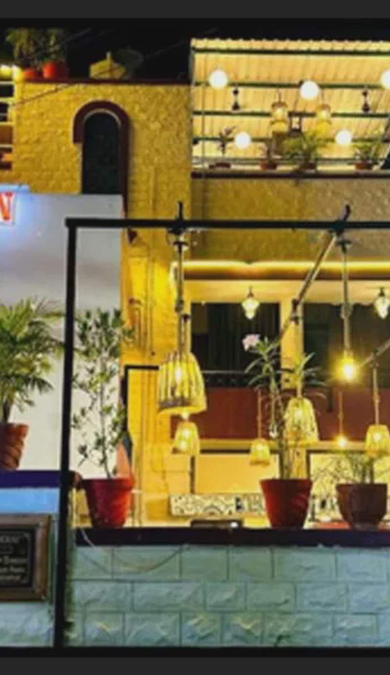 Blue town Hostel & Cafe