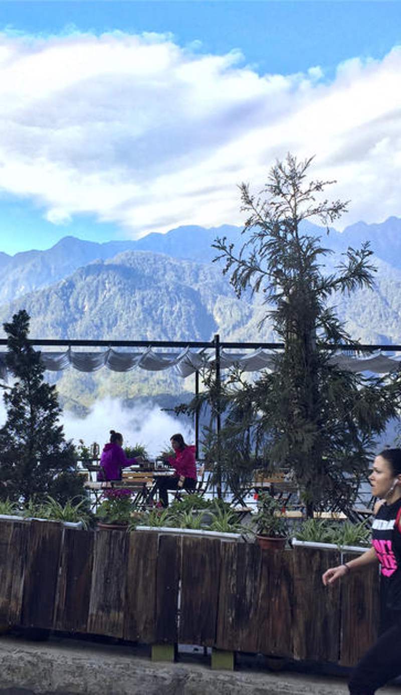 Fansipan Terrace Cafe & Homestay