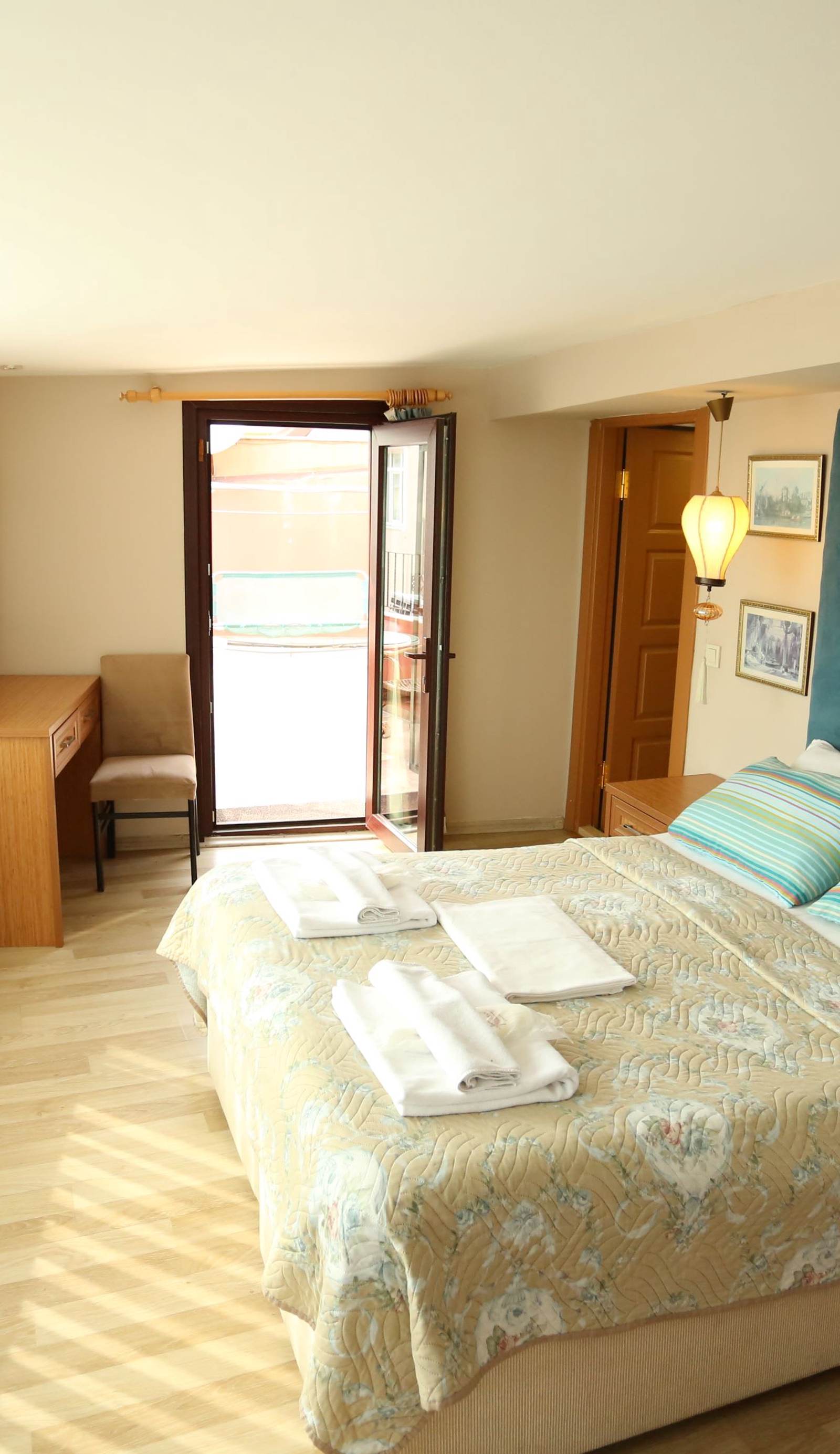 Tashkonak Studio Suites