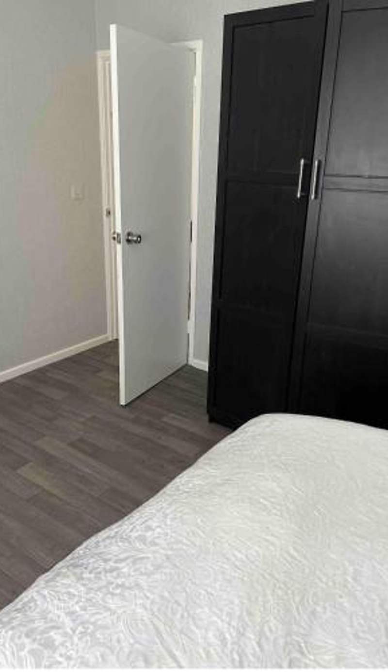 Belfast Macs double room shared bathroom