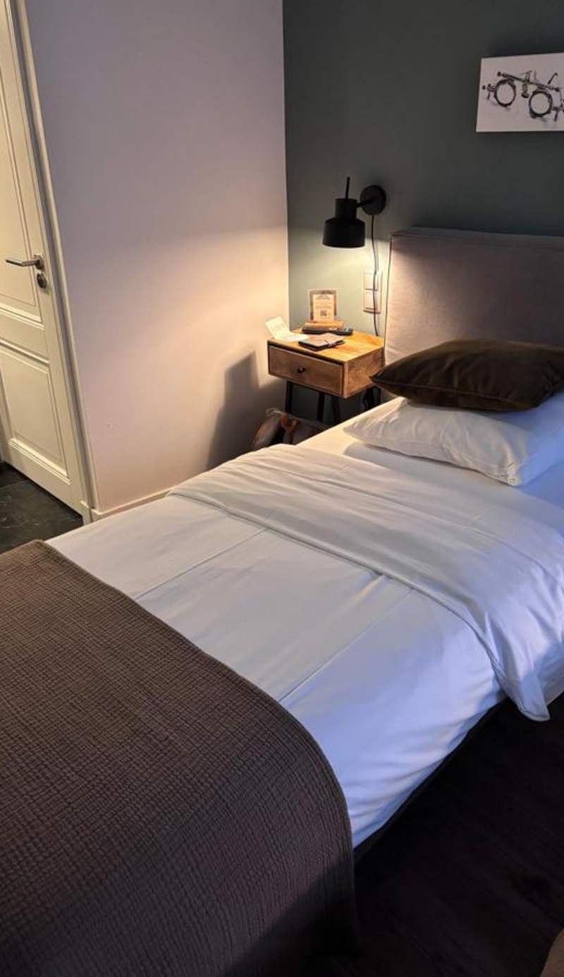 Eye Hotel