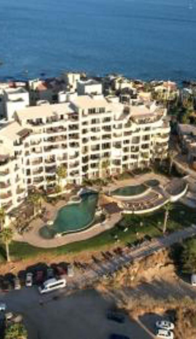 Romantic Escape with view of the iconic Cabo arch!