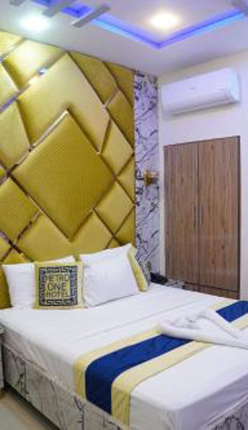 Metro One Hotel