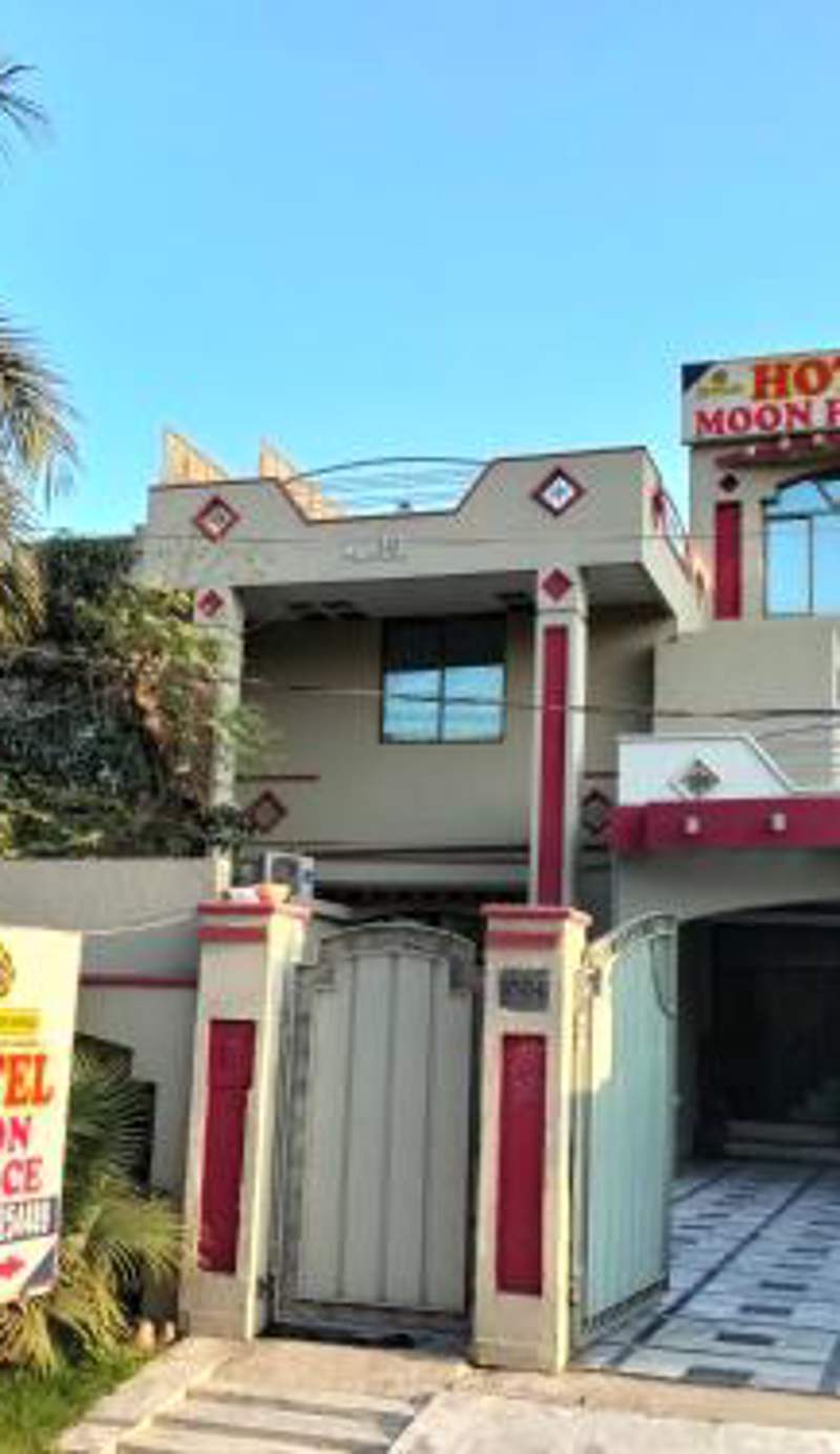 Moon Palace Hotel Lahore