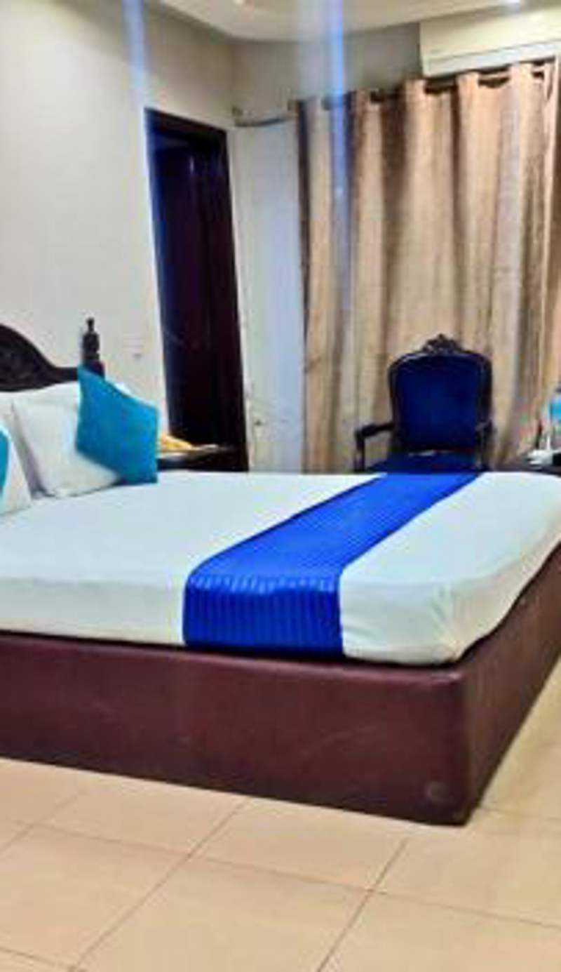 Quick continental Hotel - Jail Road