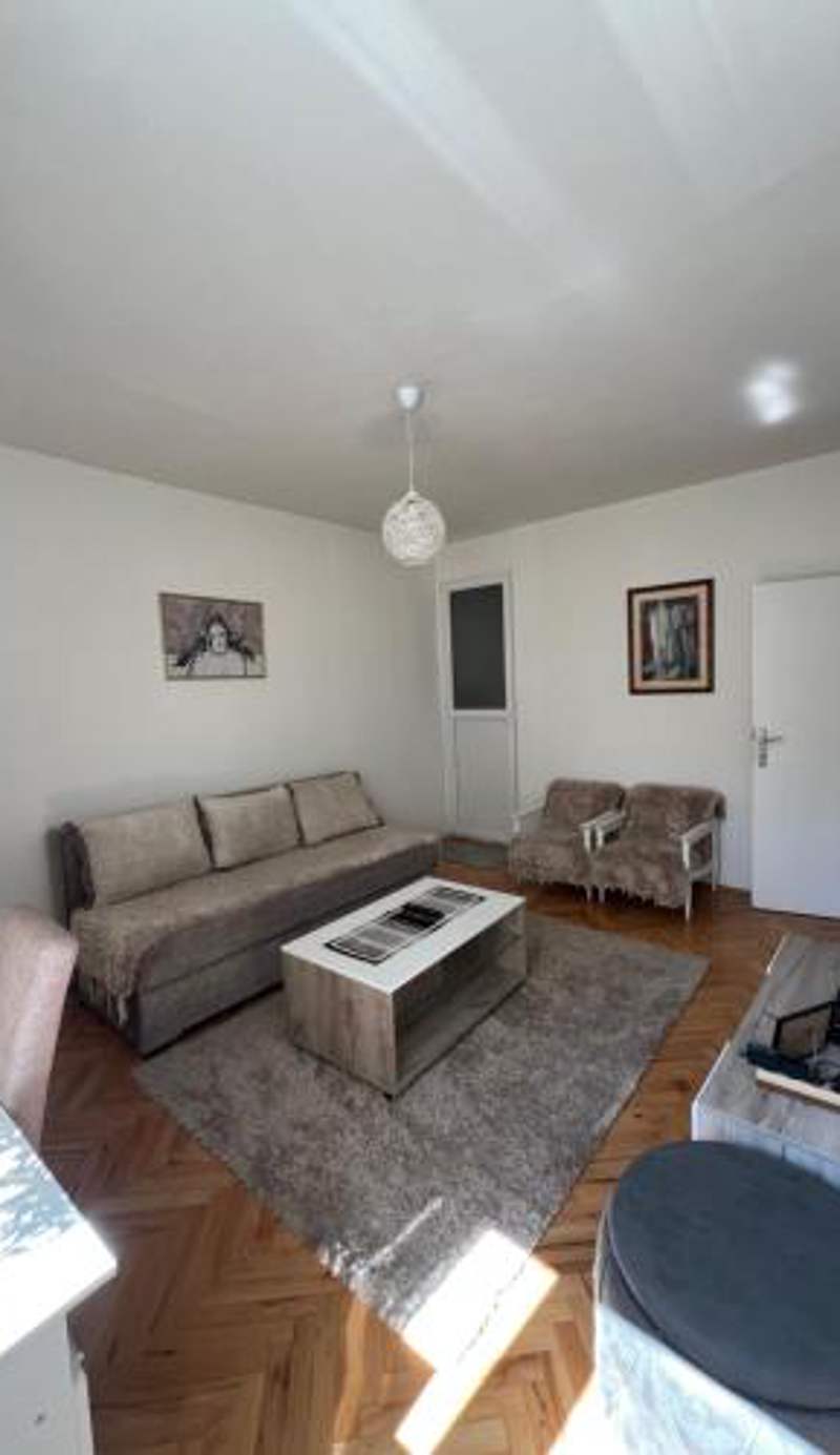 One bedroom apartment in great location