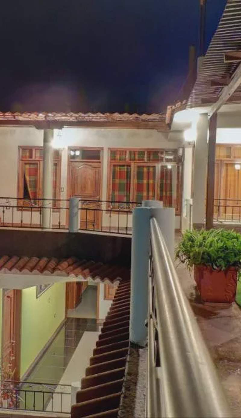 SHANTI SHANTI Hotel & Restaurante