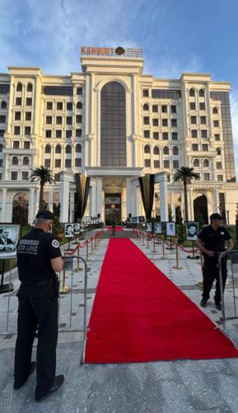 KANGURT Grand Hotel