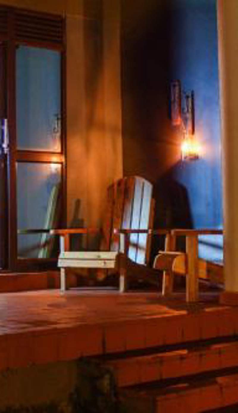 Kinzi Apartments Bar & Gardens