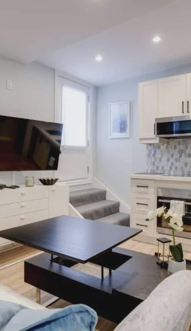 Casa Queen Hotel Leslieville Stylish Suite w Patio