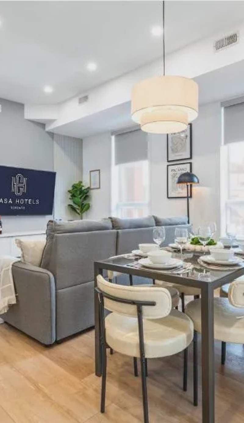 The McCaul by Casa Hotels Group Suite Walk to DT