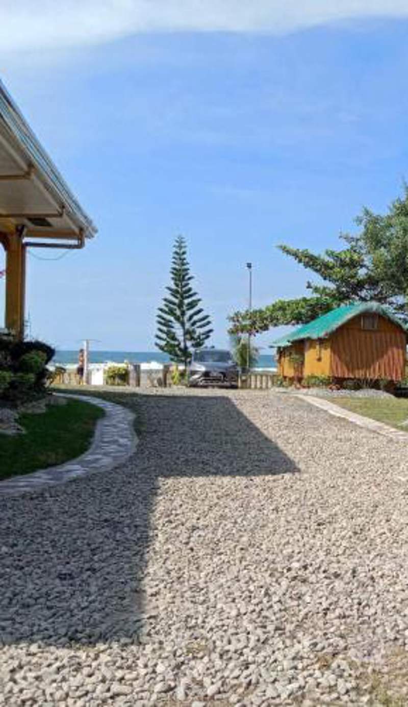 Seabreeze Beachfront Home and Cottages new management