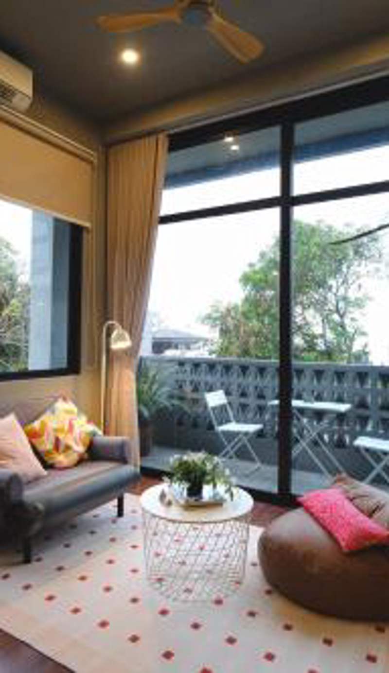 Lux Sea Studio 1