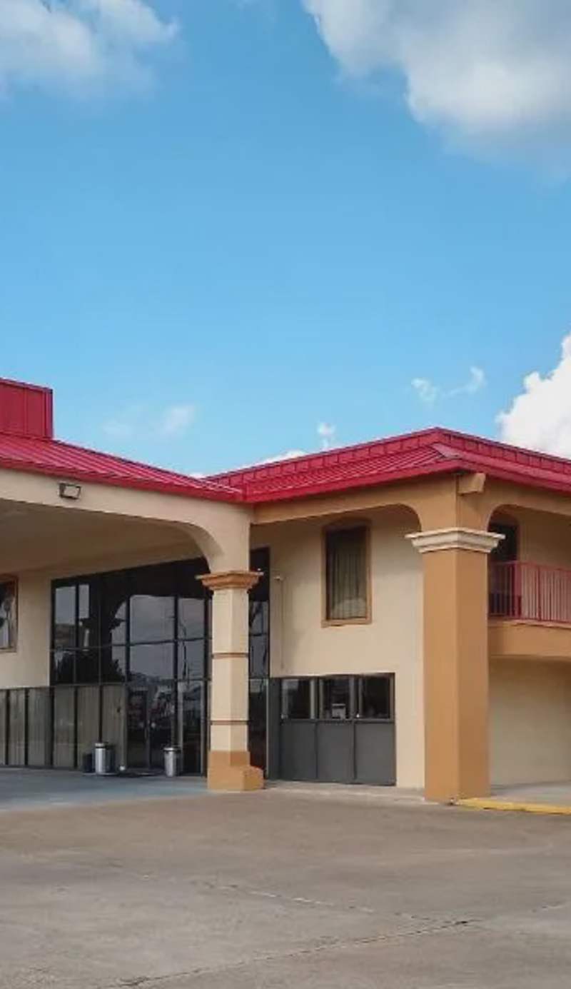 Econo Lodge Inn & Suites West - Energy Corridor