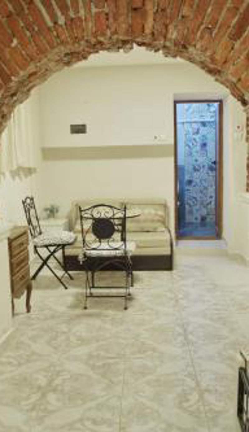 Top Center Detached Apartment Studio