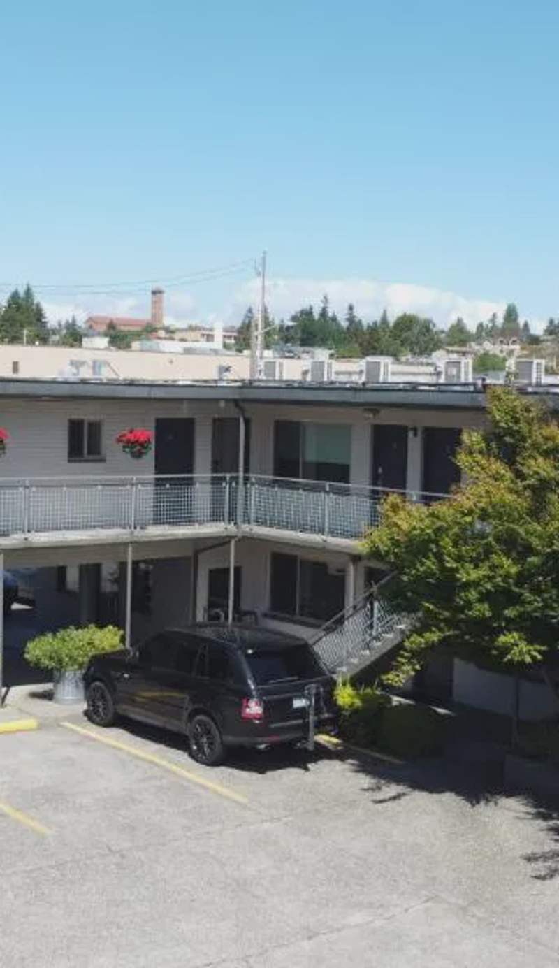 The Grove West Seattle Inn