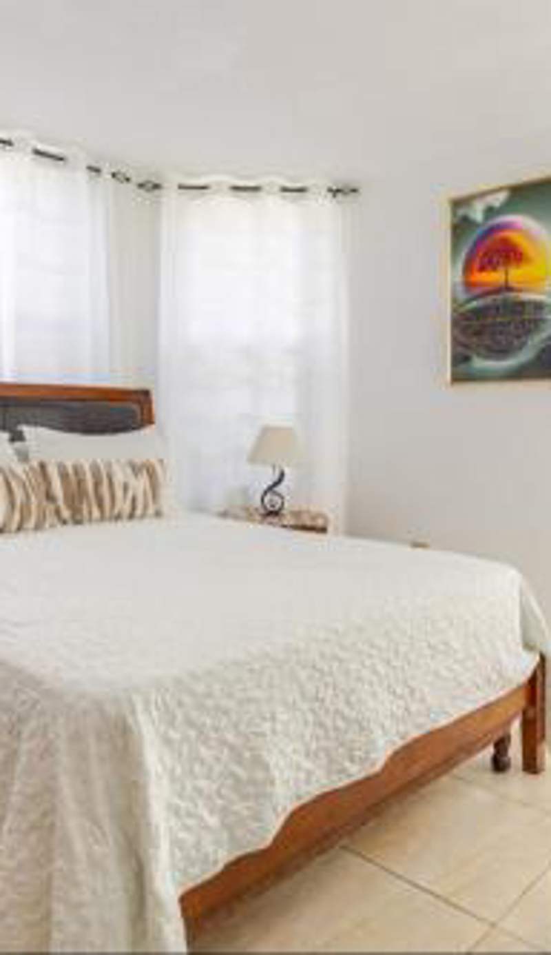 Cozy Apartment w/Ocean View, Pool & Beach Access