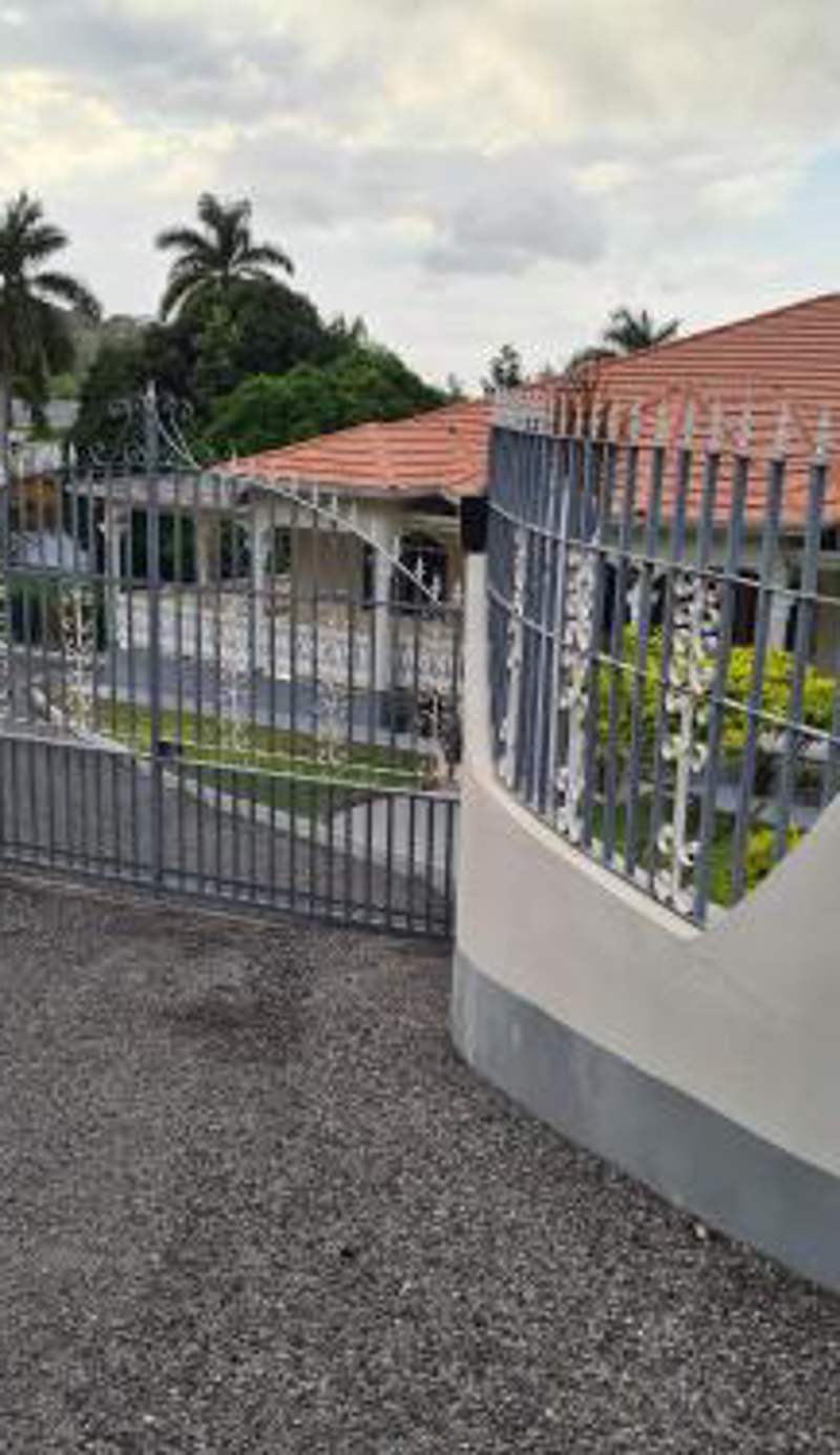 Beautiful 2-Bed Apartment in Montego Bay