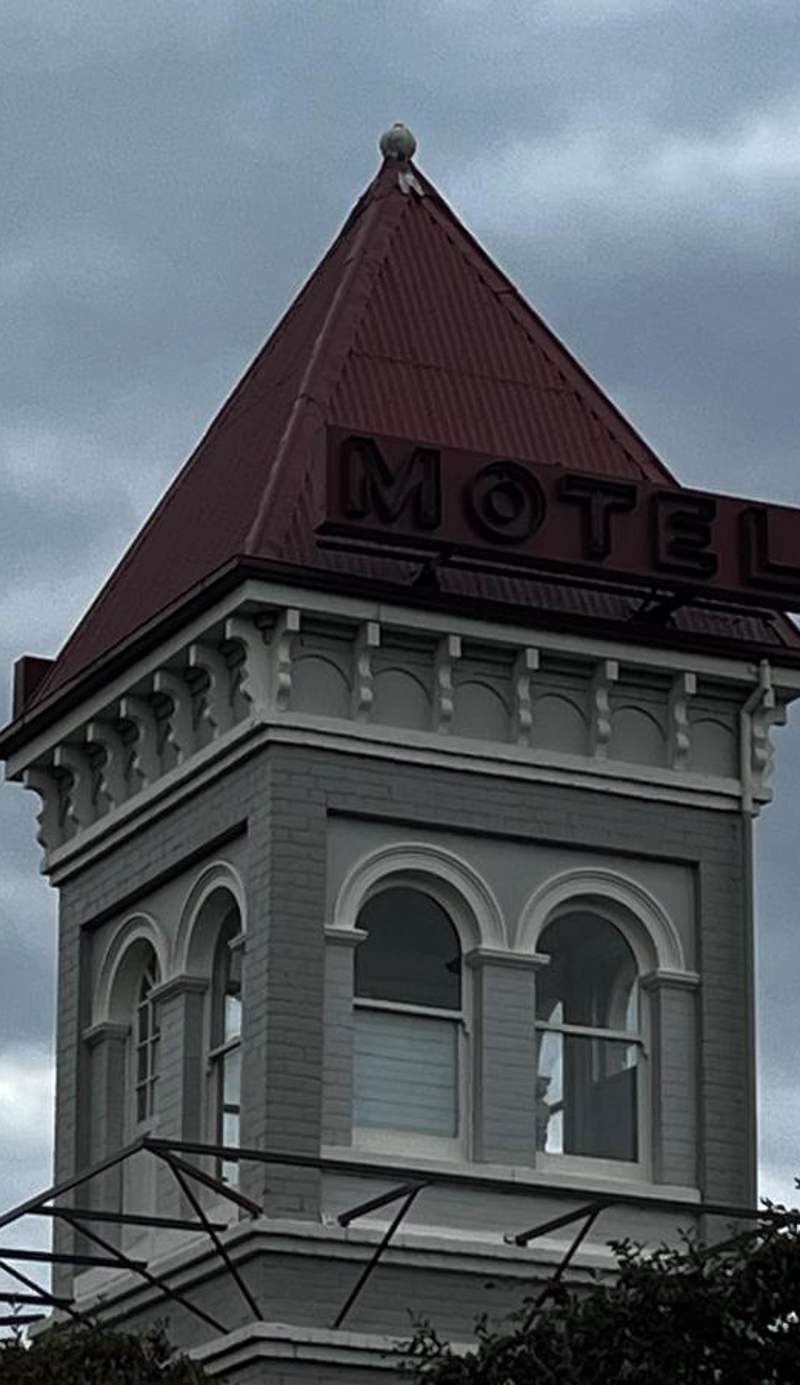 Hobart Tower Motel