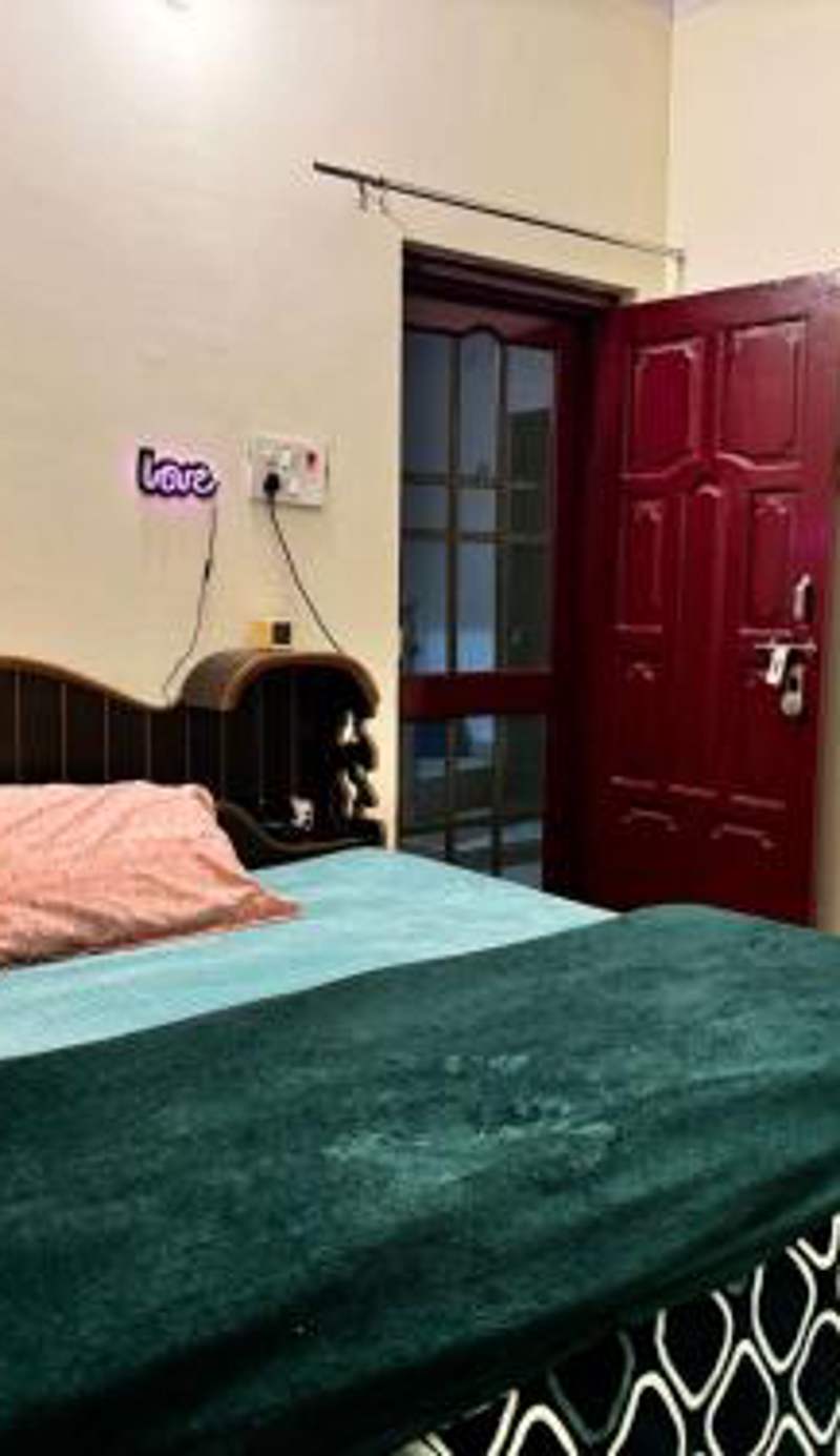 Cozy Room in 3BHK duplex