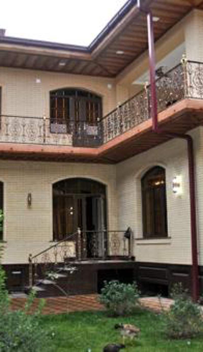Like Guest House
