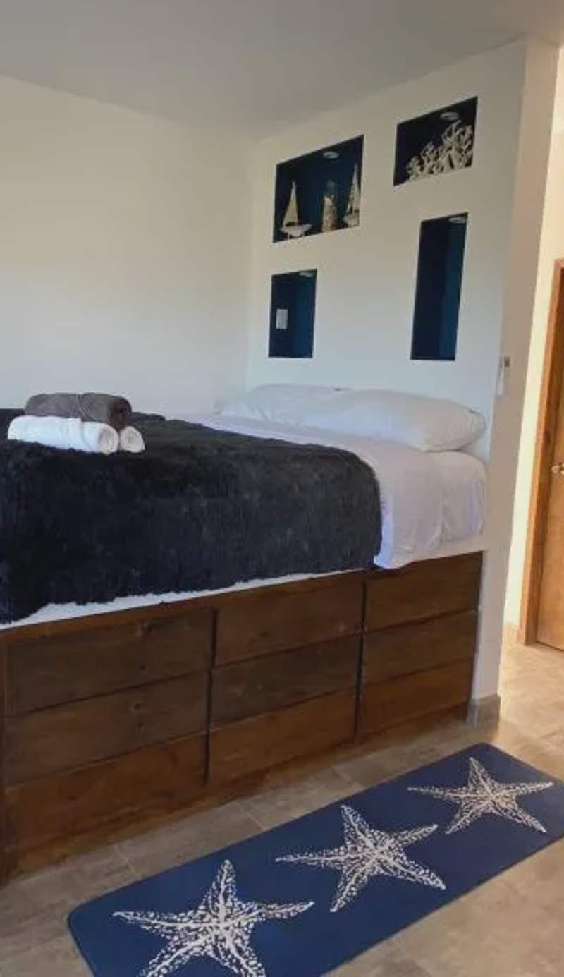 Casa Arrecife - Dorado Suite, Fast Wifi & Balcony! Beach is steps away!