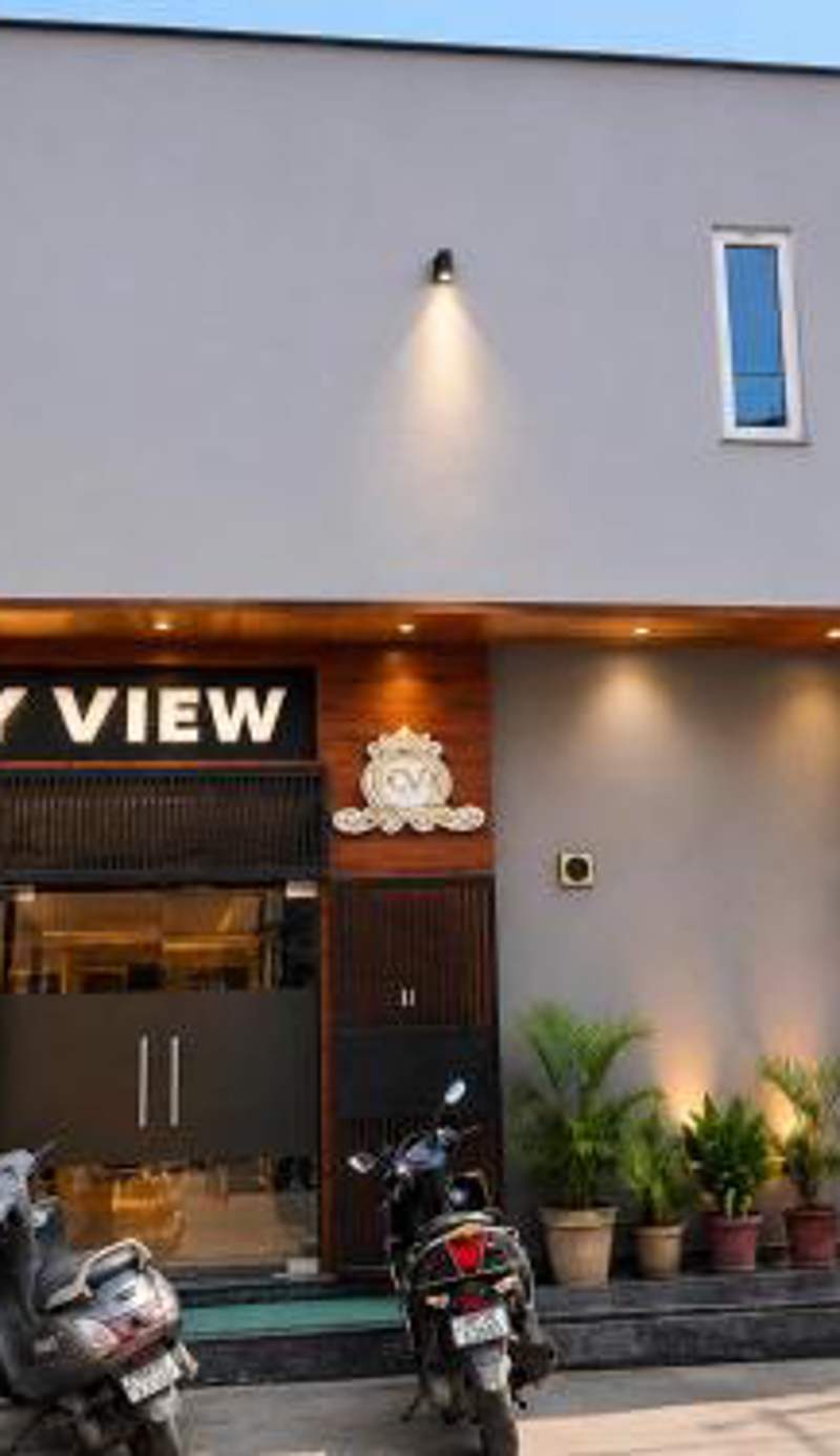 City View With Garden -5 Mins Walk From GOLDEN TEMPLE