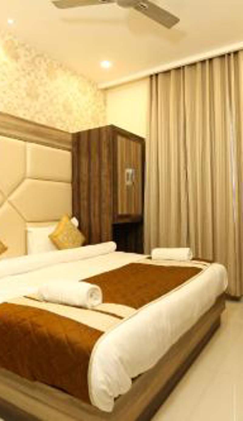 Hotel Malhotra inn 50 Meter from Golden Temple