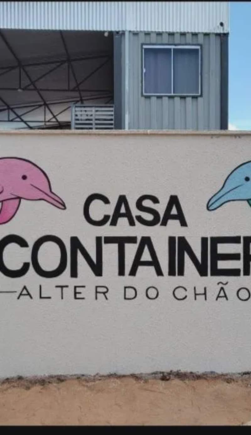 Casa de container alter do chão