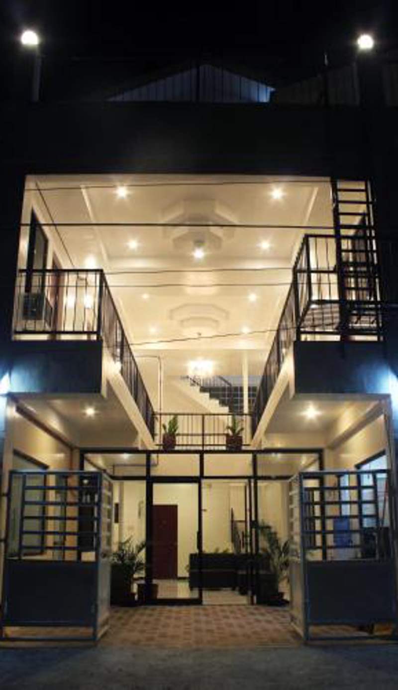 Luna Oslob Travellers Inn
