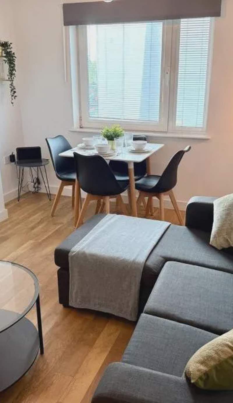 Charming 1BR Apartment In Heart of Cardiff Bay