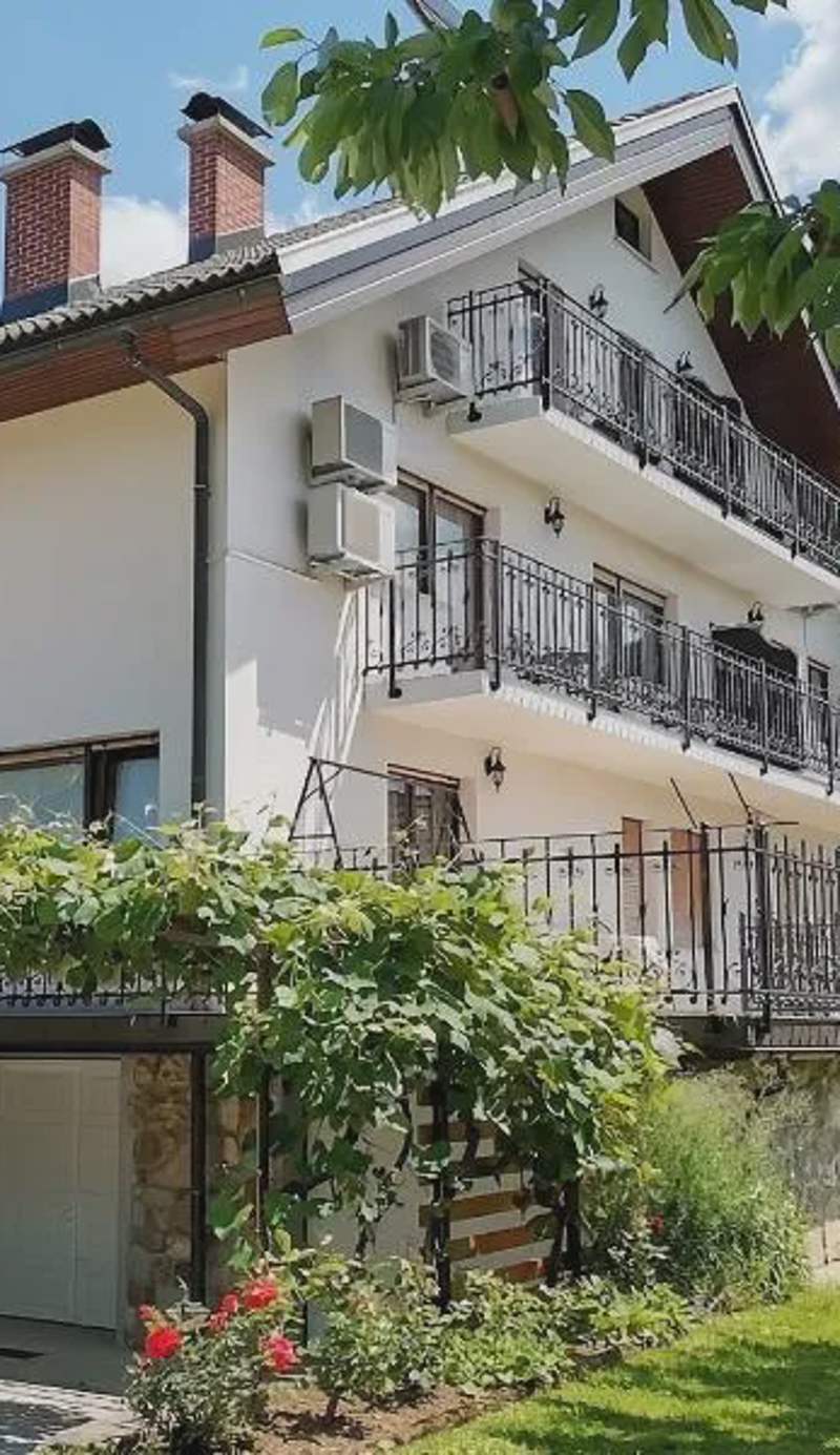 Apartments & Rooms Aleksandra